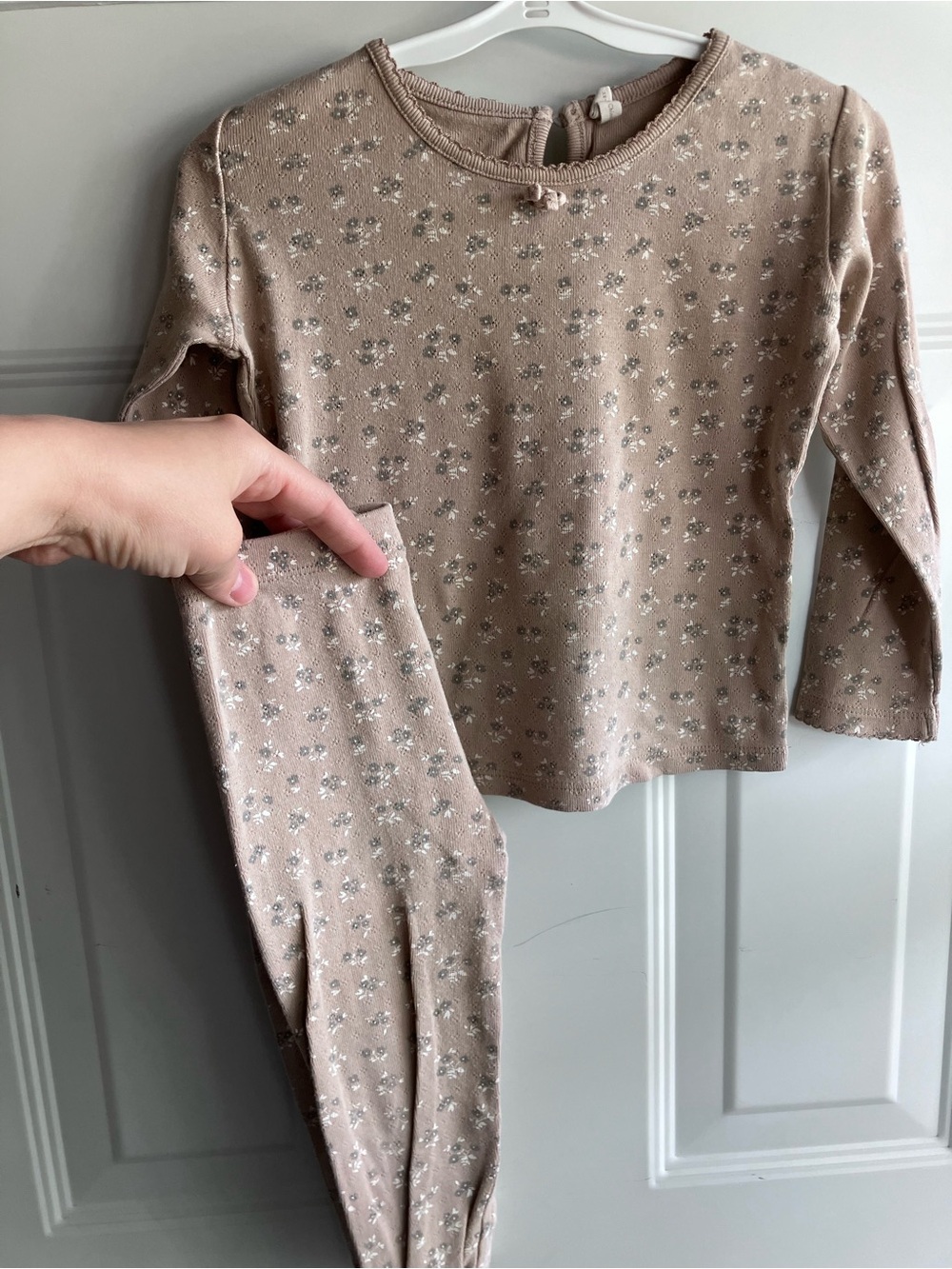 Quincy Mae neutral floral eyelet long sleeve shirt pants set 2T 3T